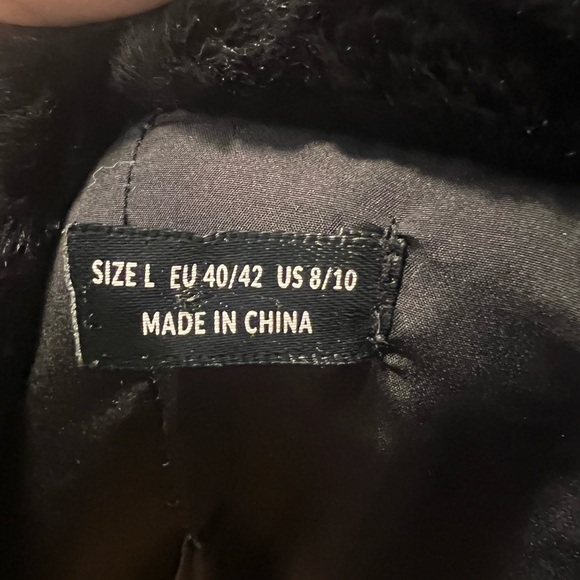 Faux fur coat - Picture 6 of 8